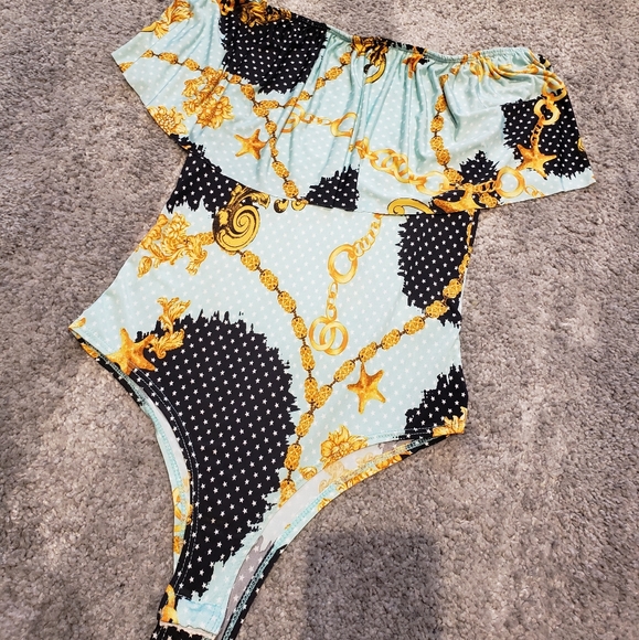 Fashionnova body suit - Picture 1 of 3